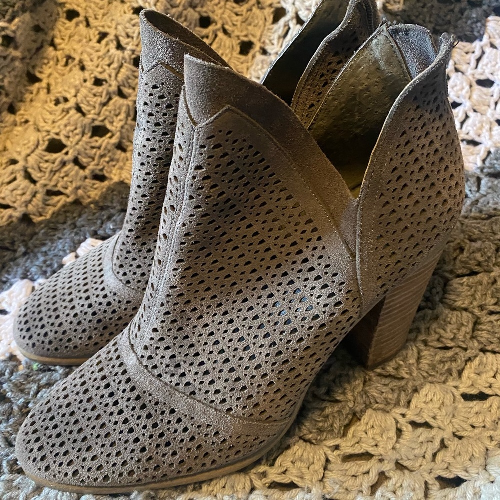 Vince Camuto Booties
